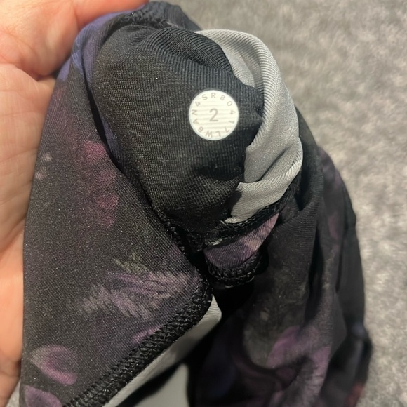 Lululemon Train Time Crop- 17" - Picture 4 of 5